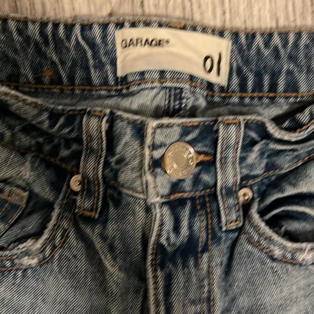 Garage Ripped Leg Blue Jean - Picture 4 of 4